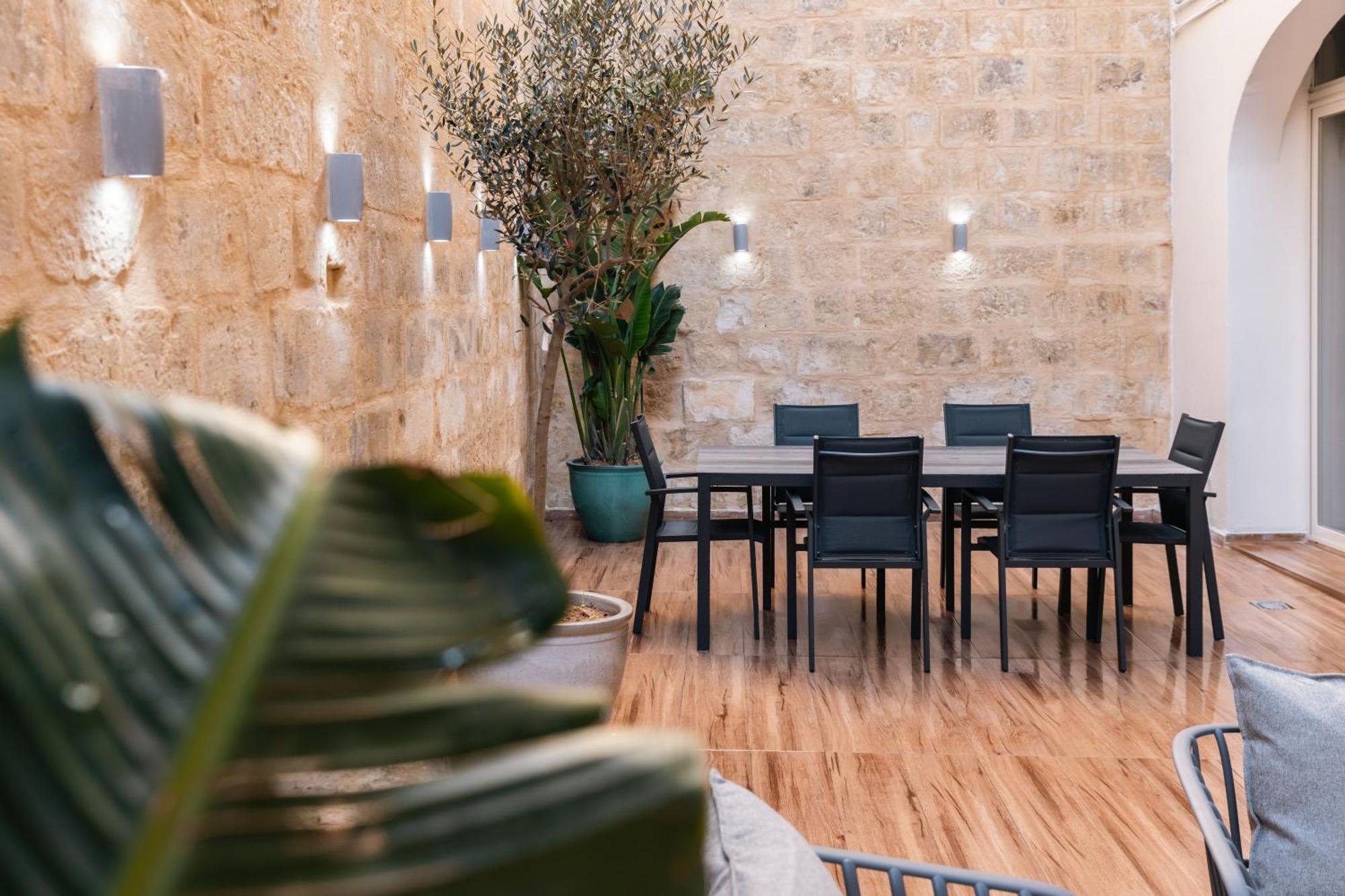 Valletta Waterfront Backyard Flat By Arcobnb Il-Furjana Buitenkant foto